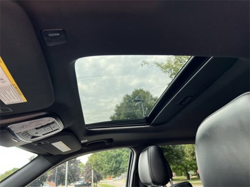 Used 2019 Jeep Grand Cherokee Limited image 9