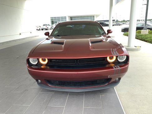 Used 2019 Dodge Challenger SXT w/ Blacktop Package image 3