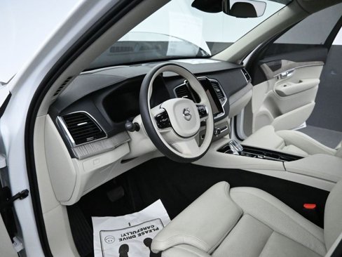 Certified 2024 Volvo XC90 B6 Ultimate w/ Protection Package Premier image 14