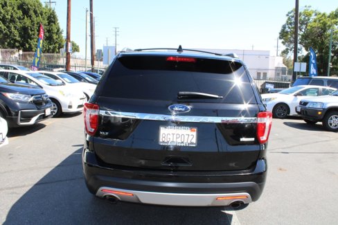 Used 2016 Ford Explorer XLT w/ Equipment Group 202A image 6