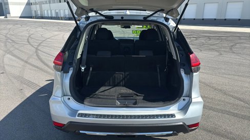 Used 2017 Nissan Rogue SV w/ SV Family Package image 15