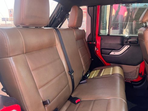 Used 2011 Jeep Wrangler Unlimited Rubicon w/ Connectivity Group image 13