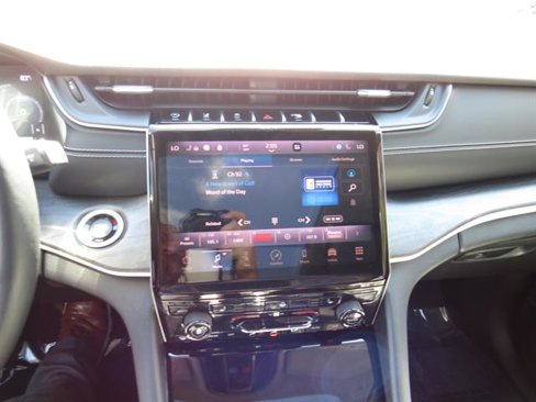 Used 2021 Jeep Grand Cherokee L Limited image 13