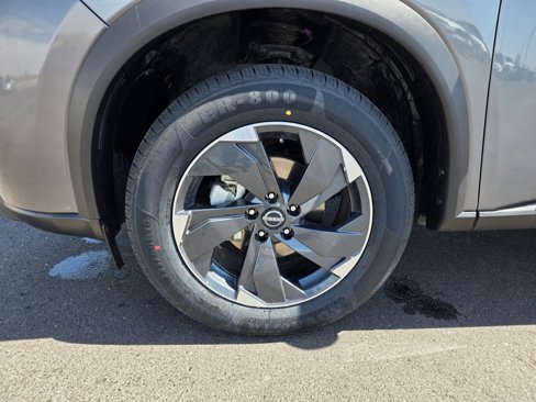 Used 2024 Nissan Rogue SV image 9