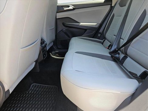 Used 2022 Volkswagen Taos SE w/ Panoramic Sunroof Package image 22