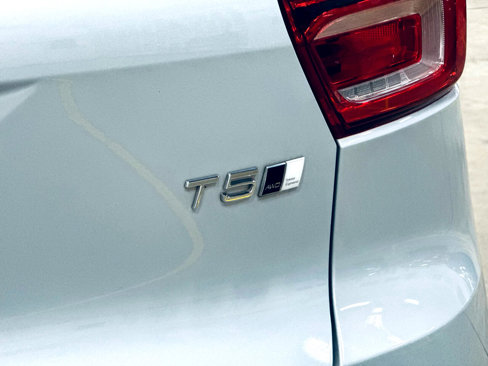 Used 2022 Volvo XC40 T5 R-Design w/ Advanced Package image 27