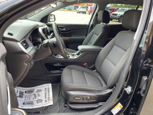 Used 2022 GMC Acadia SLE w/ Driver Convenience Package image 10