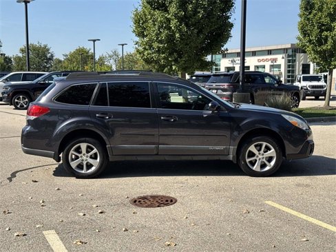 Used 2013 Subaru Outback 2.5i Limited image 4