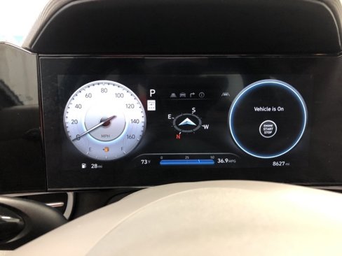 Used 2025 Hyundai Elantra SEL image 22