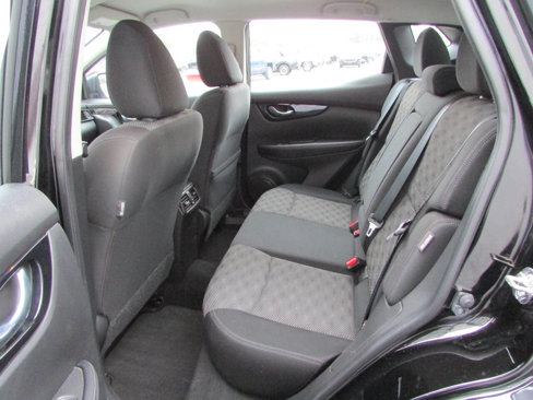 Used 2020 Nissan Rogue Sport SV image 5