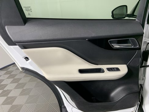 Used 2017 Jaguar F-PACE R-Sport image 27