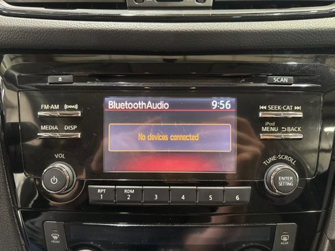 Used 2017 Nissan Rogue SV image 23