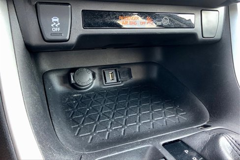 Used 2021 Toyota RAV4 LE image 35