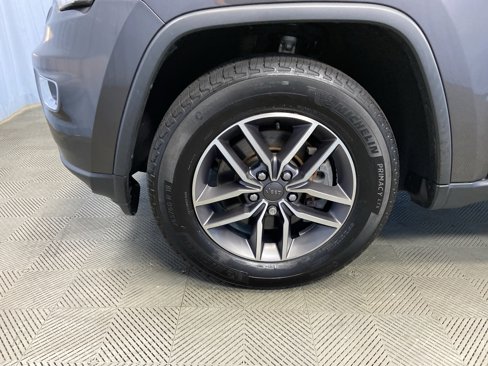 Used 2021 Jeep Grand Cherokee Limited image 51