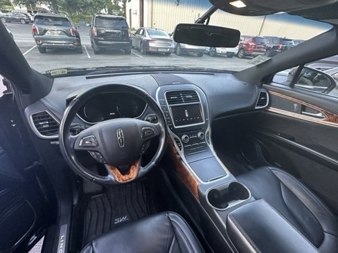 Used 2017 Lincoln MKX Reserve image 10