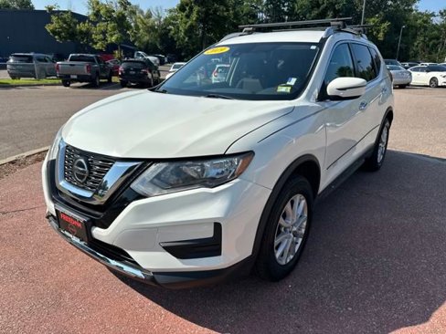 Used 2019 Nissan Rogue SV image 1