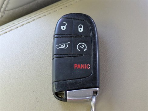 Used 2019 Jeep Grand Cherokee Limited image 32
