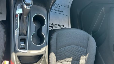 Used 2021 Chevrolet Equinox LT image 23