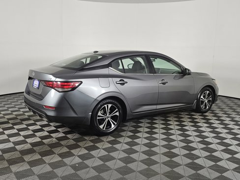 Used 2022 Nissan Sentra SV image 3