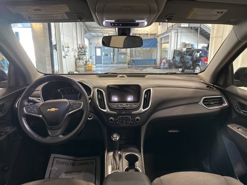 Used 2018 Chevrolet Equinox LT w/ Sun & Infotainment Package image 12