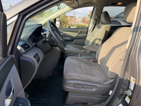 Used 2016 Honda Odyssey SE image 11