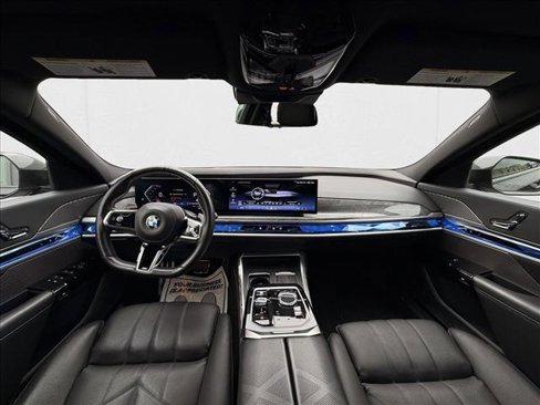 Used 2024 BMW 740i image 15