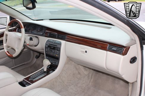 Used 2002 Cadillac Eldorado Touring w/ Preffered Equipment Group image 22