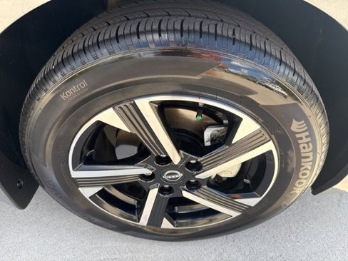 Used 2024 Nissan Sentra SV w/ Trunk Package image 11