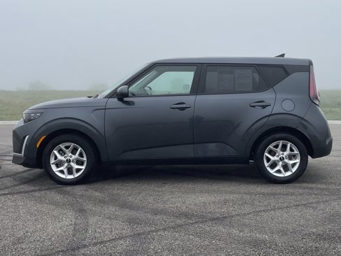 Used 2023 Kia Soul LX w/ LX Technology Package image 17