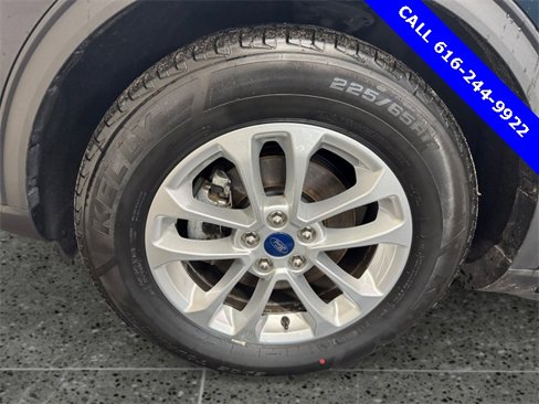 Used 2020 Ford Escape SE image 11