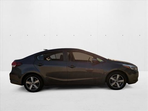 Used 2018 Kia Forte LX w/ LX Popular Package image 4
