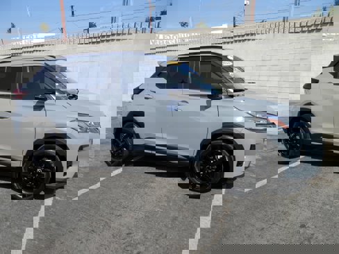 Used 2023 Nissan Kicks SR w/ SR Premium Package image 3