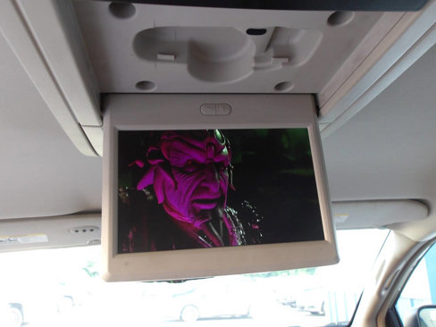 Used 2014 Chrysler Town & Country Touring w/ Driver Convenience Group image 6