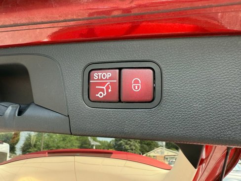 Used 2019 Mercedes-Benz GLC 300 4MATIC image 30