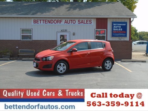 Used 2013 Chevrolet Sonic LT image 2
