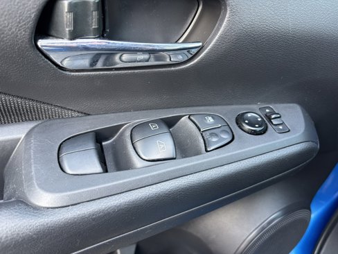 Used 2023 Nissan Kicks SV image 16
