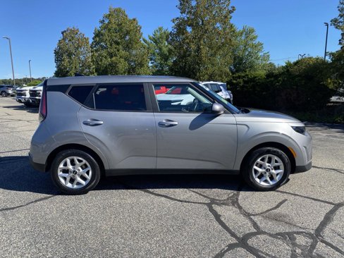 Used 2023 Kia Soul LX w/ LX Technology Package image 8