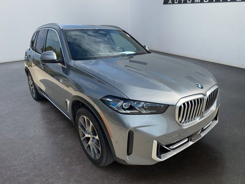 Used 2024 BMW X5 xDrive40i w/ Premium Package image 12