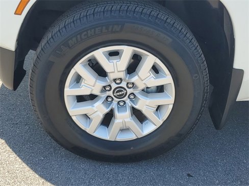 Used 2022 Nissan Frontier SV w/ Technology Package image 29