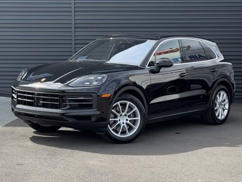 Used 2024 Porsche Cayenne image 1