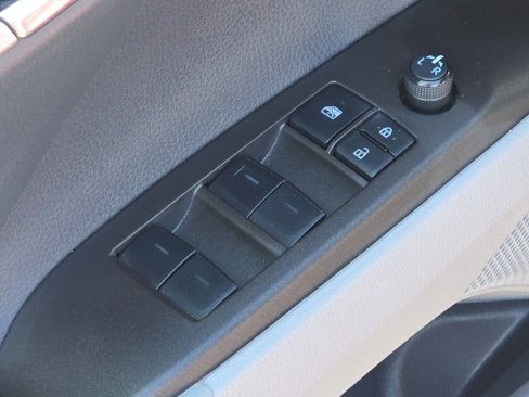 Used 2022 Toyota Camry LE image 18