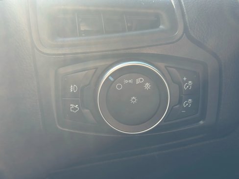 Used 2016 Ford Focus SE w/ Equipment Group 201A image 10