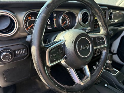 Used 2019 Jeep Wrangler Unlimited Sahara image 27