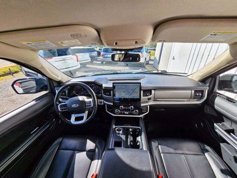 Used 2024 Ford Expedition Max XLT image 11