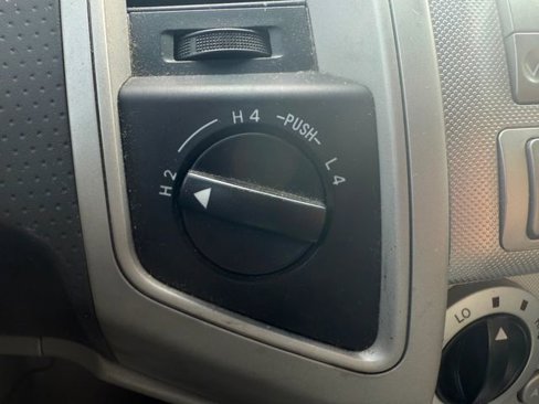 Used 2011 Toyota Tacoma 4x4 Access Cab image 9
