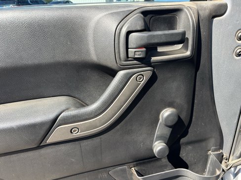 Used 2013 Jeep Wrangler Unlimited Sport image 10