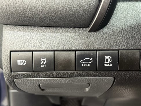 Used 2021 Toyota Camry LE image 21