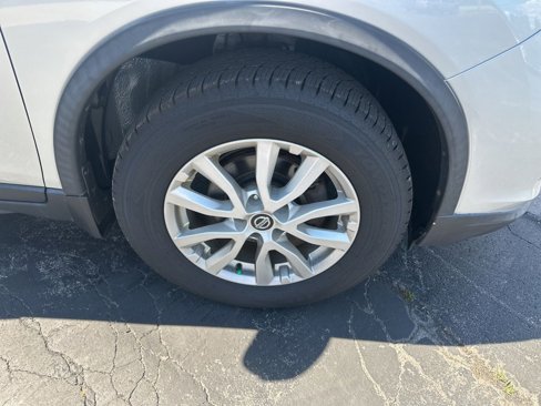 Used 2019 Nissan Rogue S w/ Special Edition Package image 38