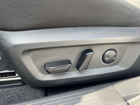 Used 2023 Nissan Rogue SV image 14