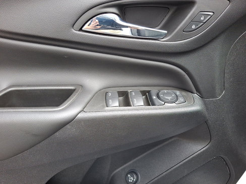 Used 2022 Chevrolet Equinox LT image 12